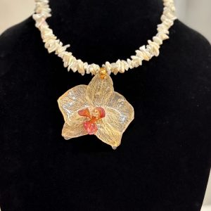 Moonlit Petals Orchid Necklace – Handcrafted with Real Orchid & Mother-of-Pearl Chips